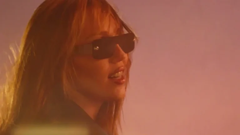 Miley Cyrus Golden Burning Sun